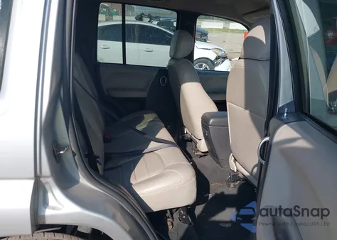 2004 Jeep Liberty Limited Edition z USA, uszkodzony, nr VIN 1J4GL58KX4W112150